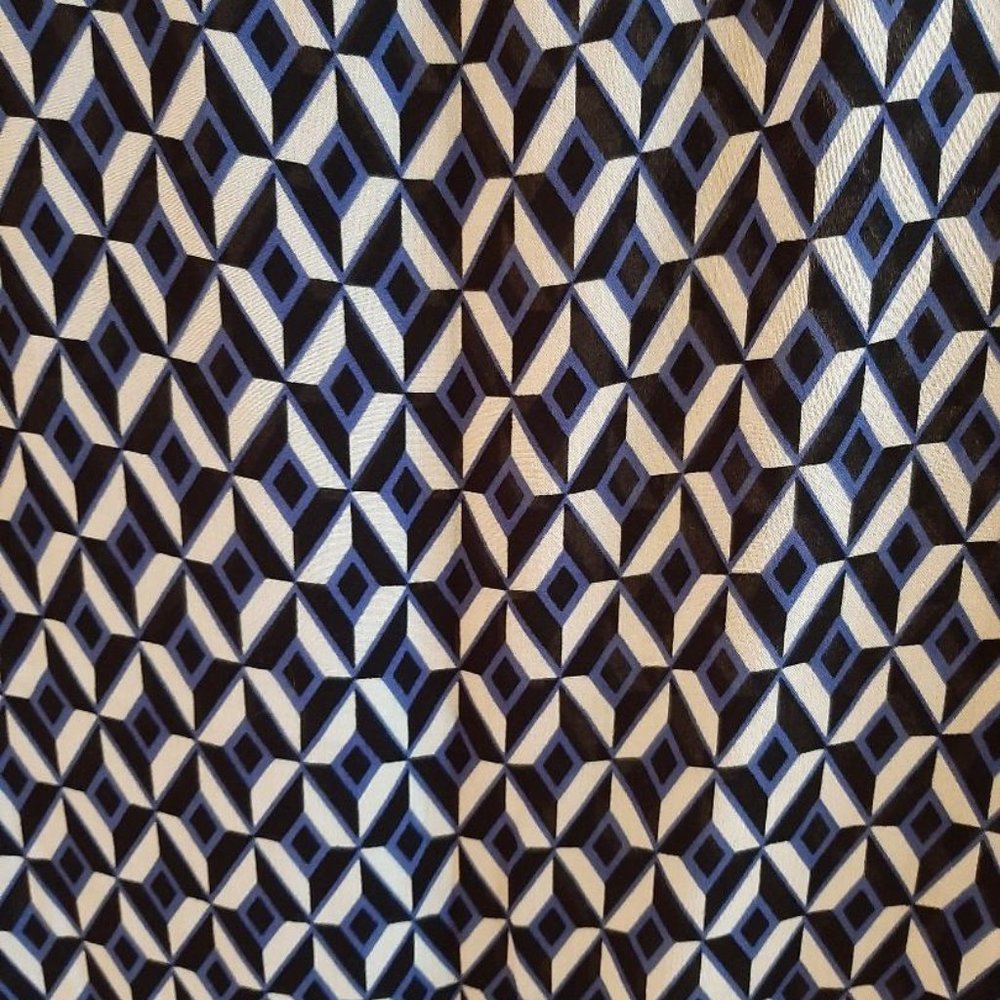 Black/blue/white geometric print tank size Med - Picture 6 of 6
